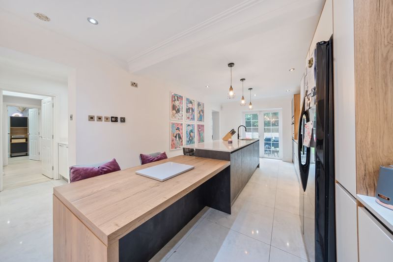 Kitchen- click for photo gallery
